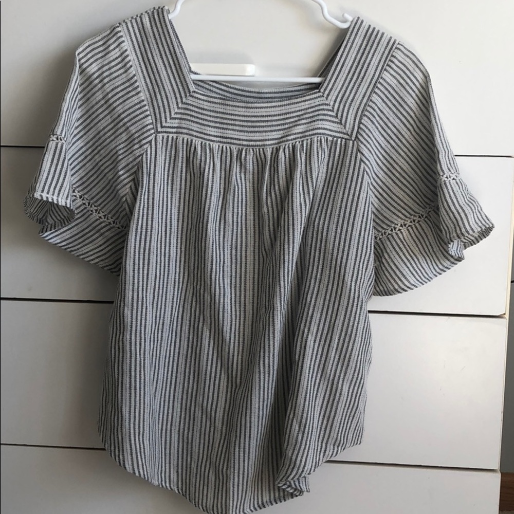 NEW WITH TAGS Universal Thread Shirt Sleeve Blouse